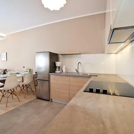 Post - W Centrum Apartment *